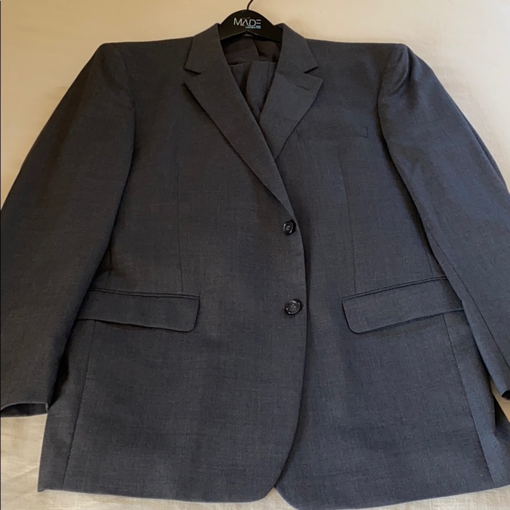 Men’s dark gray suit
